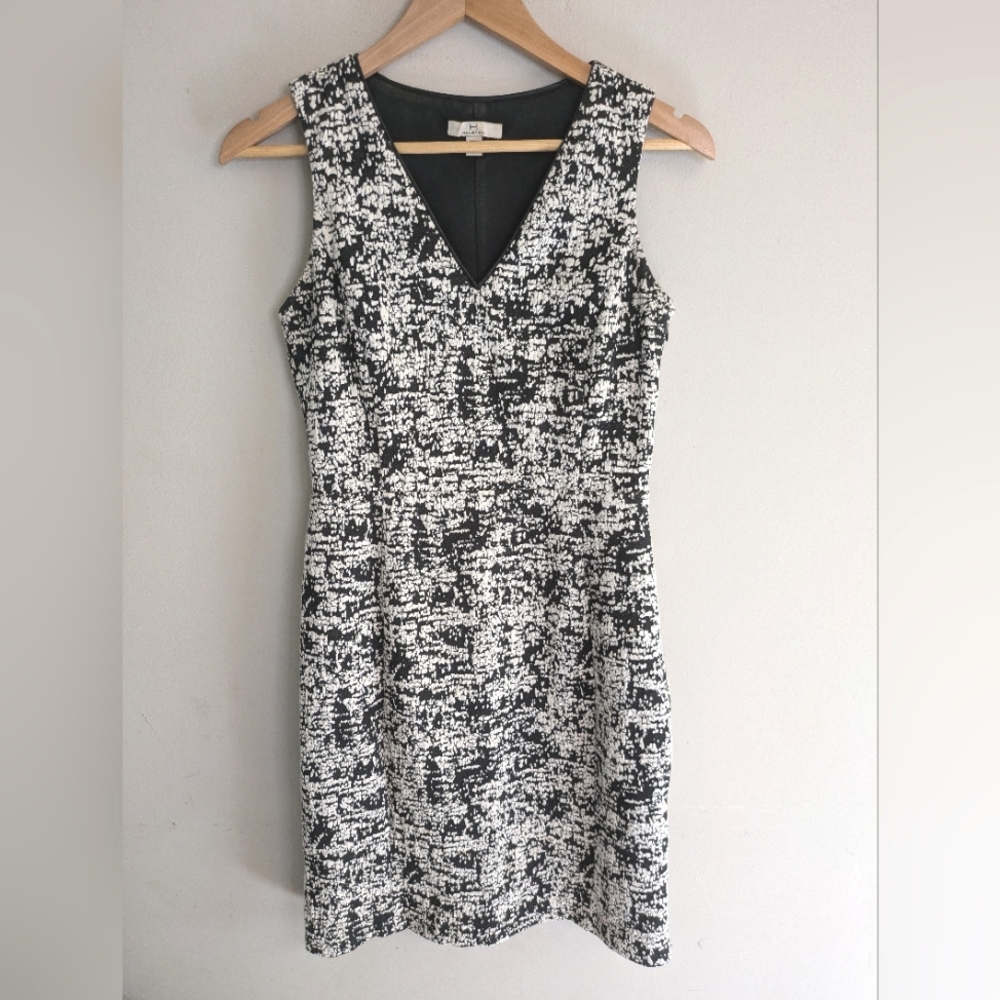 Halston Black White V-Neck Sheath Dress Size  XS
